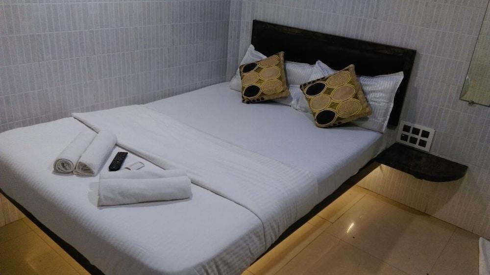 Hotel Paris Residency Βομβάη Εξωτερικό φωτογραφία